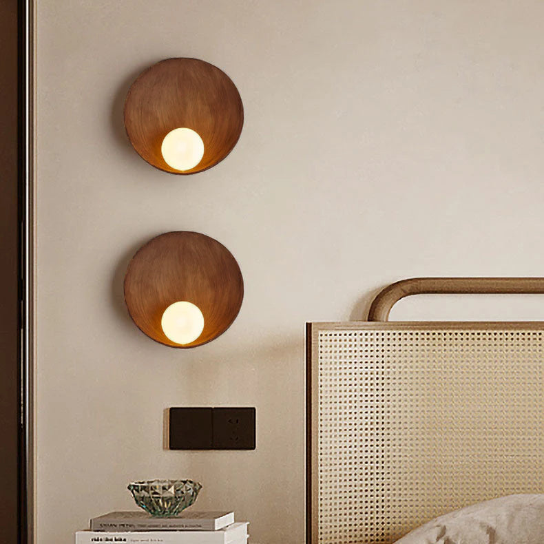 Tamaki Wall Light