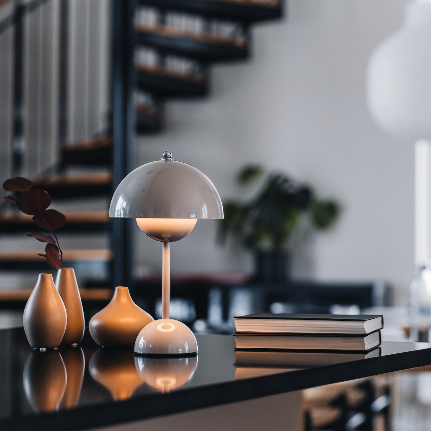 Tsubomi Table Lamp