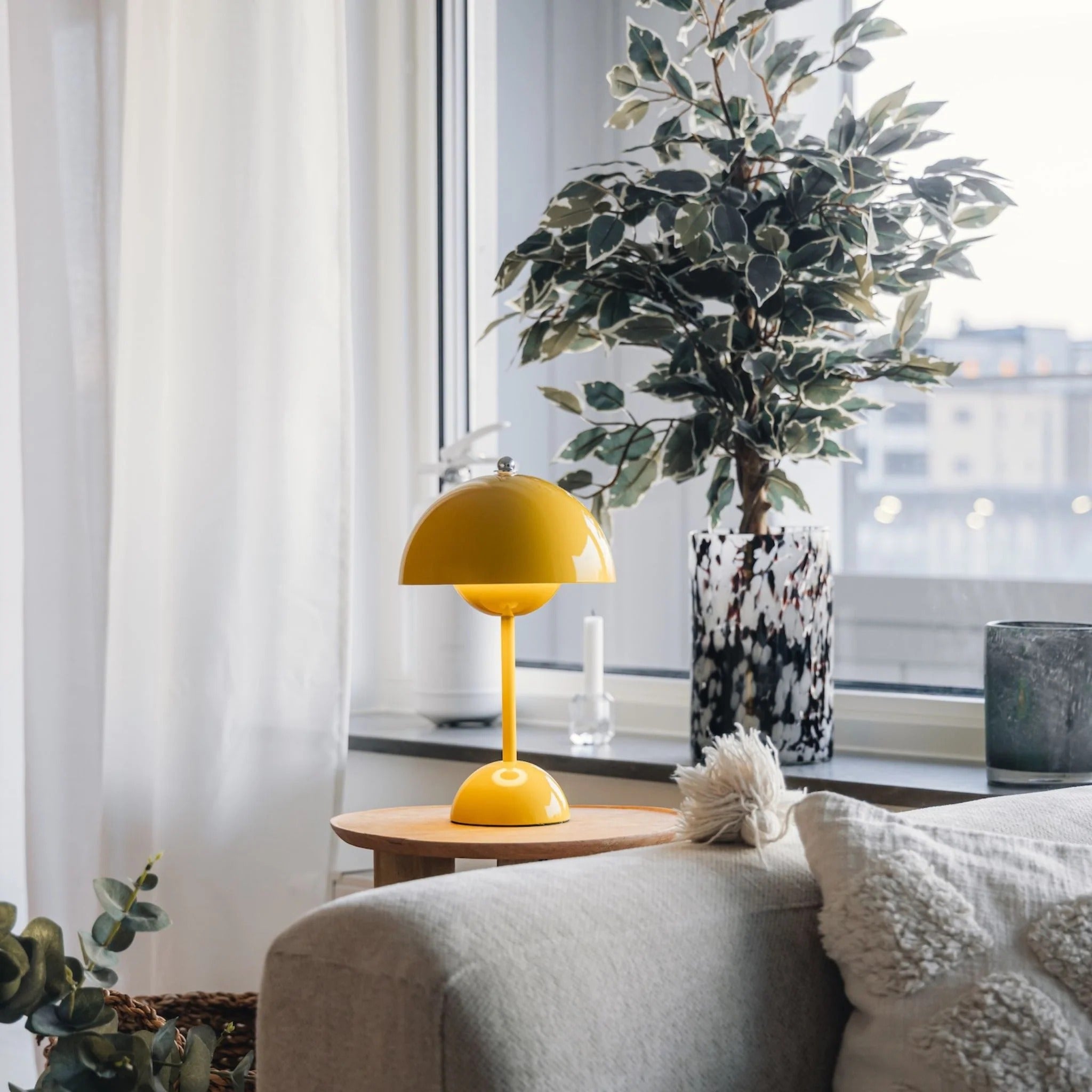 Tsubomi Table Lamp