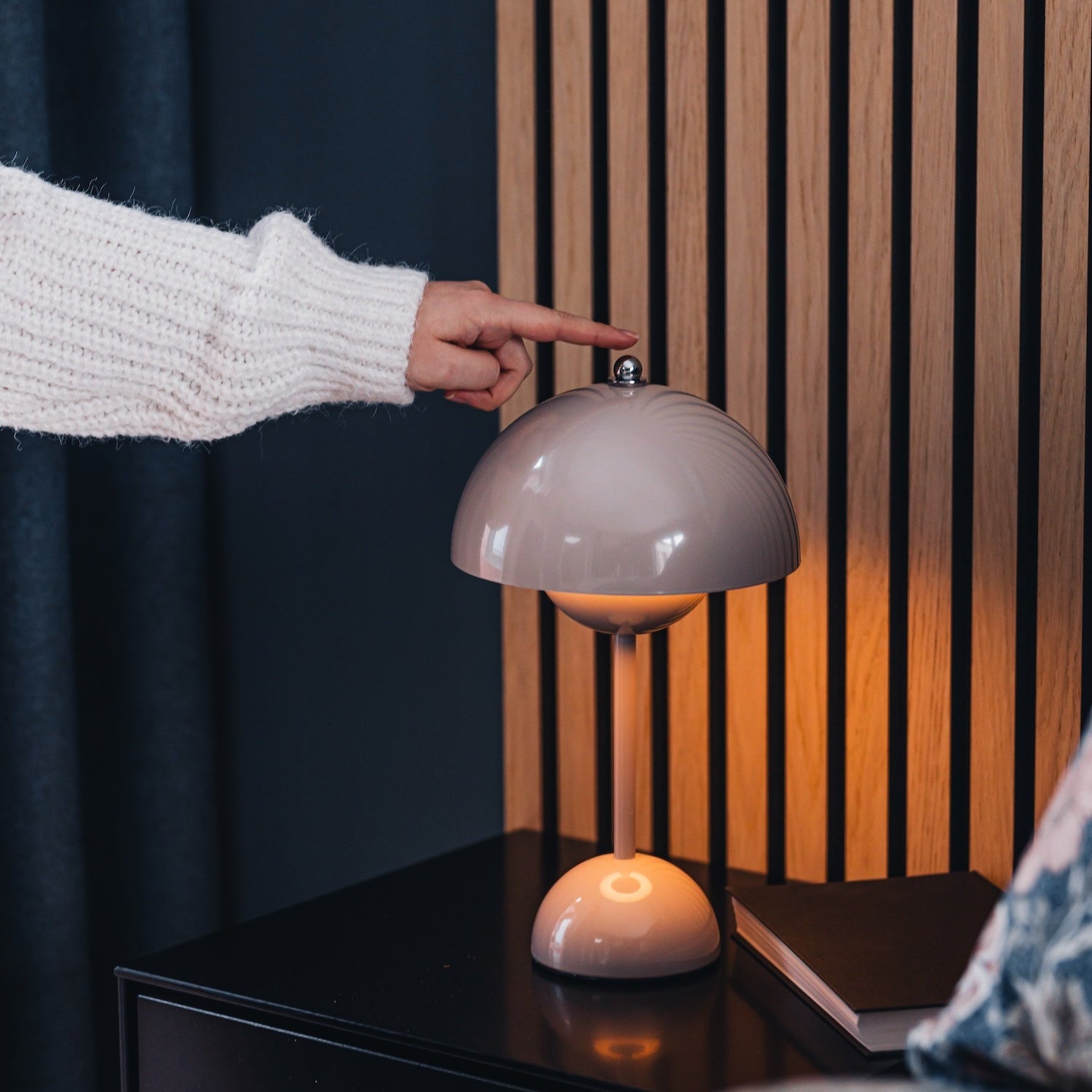 Tsubomi Table Lamp