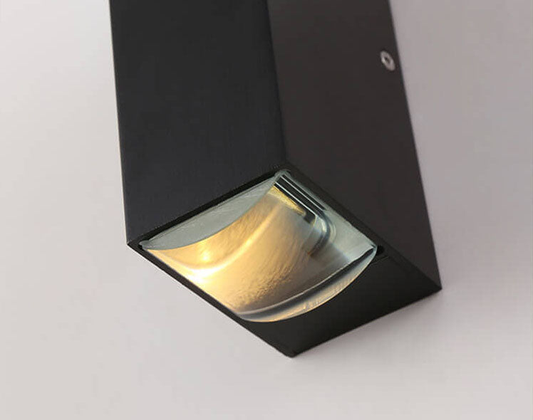 Hako Outdoor Wall Light