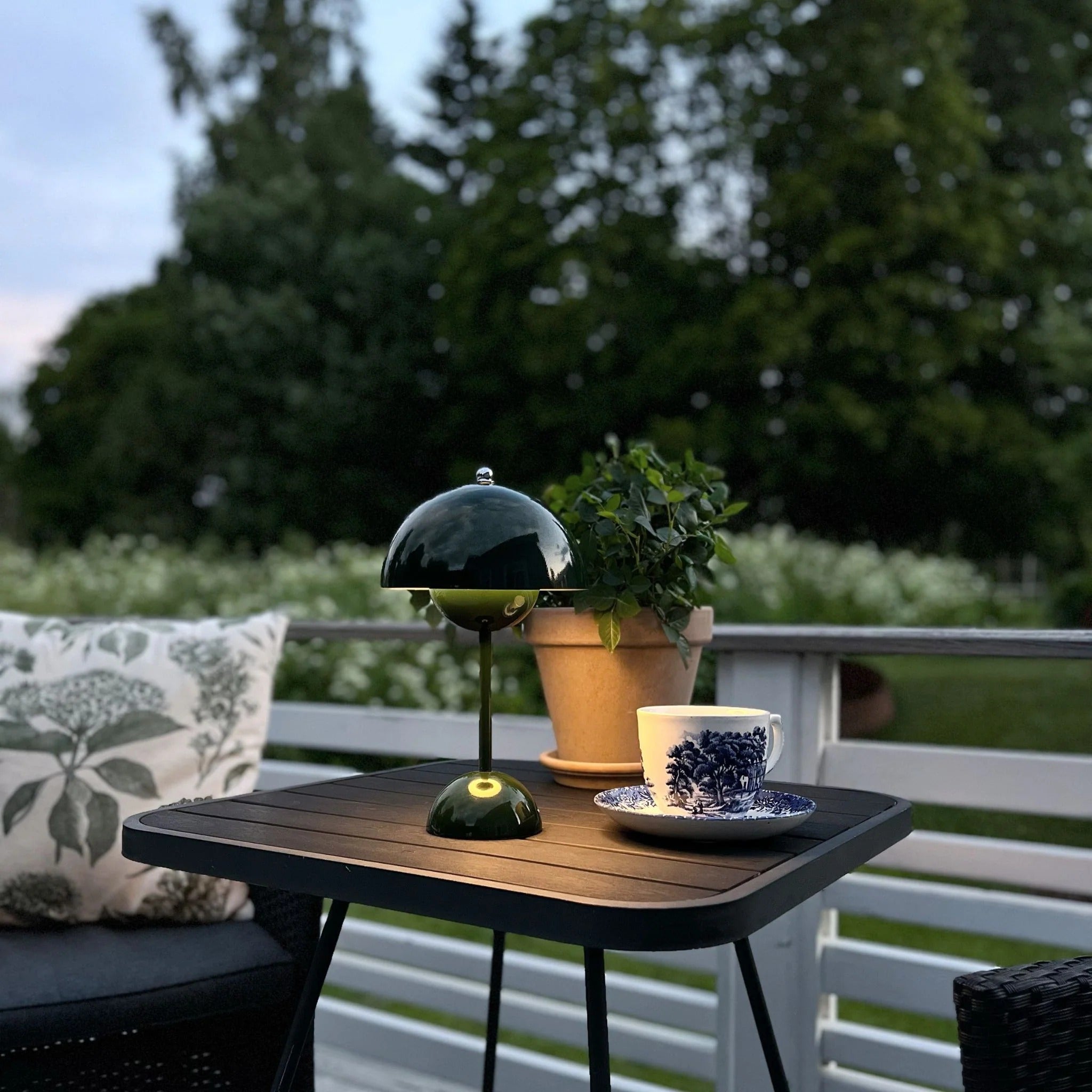 Tsubomi Table Lamp
